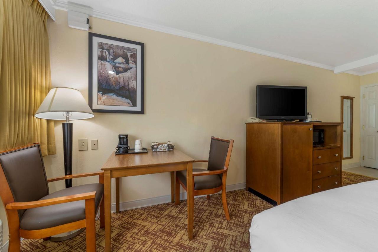 קרסנט סיטי Best Western Plus Northwoods Inn מראה חיצוני תמונה