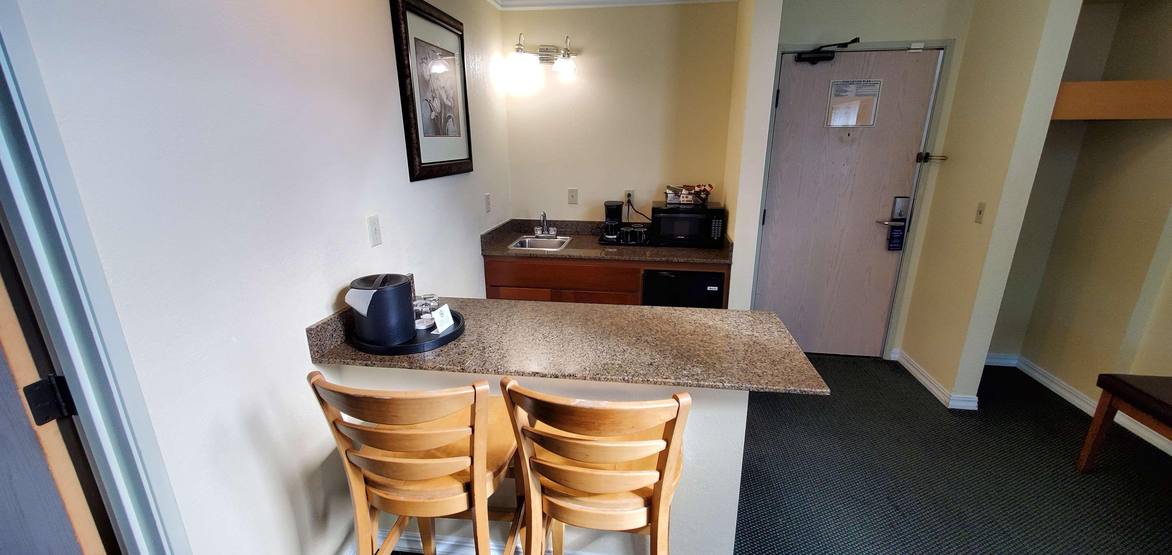 קרסנט סיטי Best Western Plus Northwoods Inn מראה חיצוני תמונה